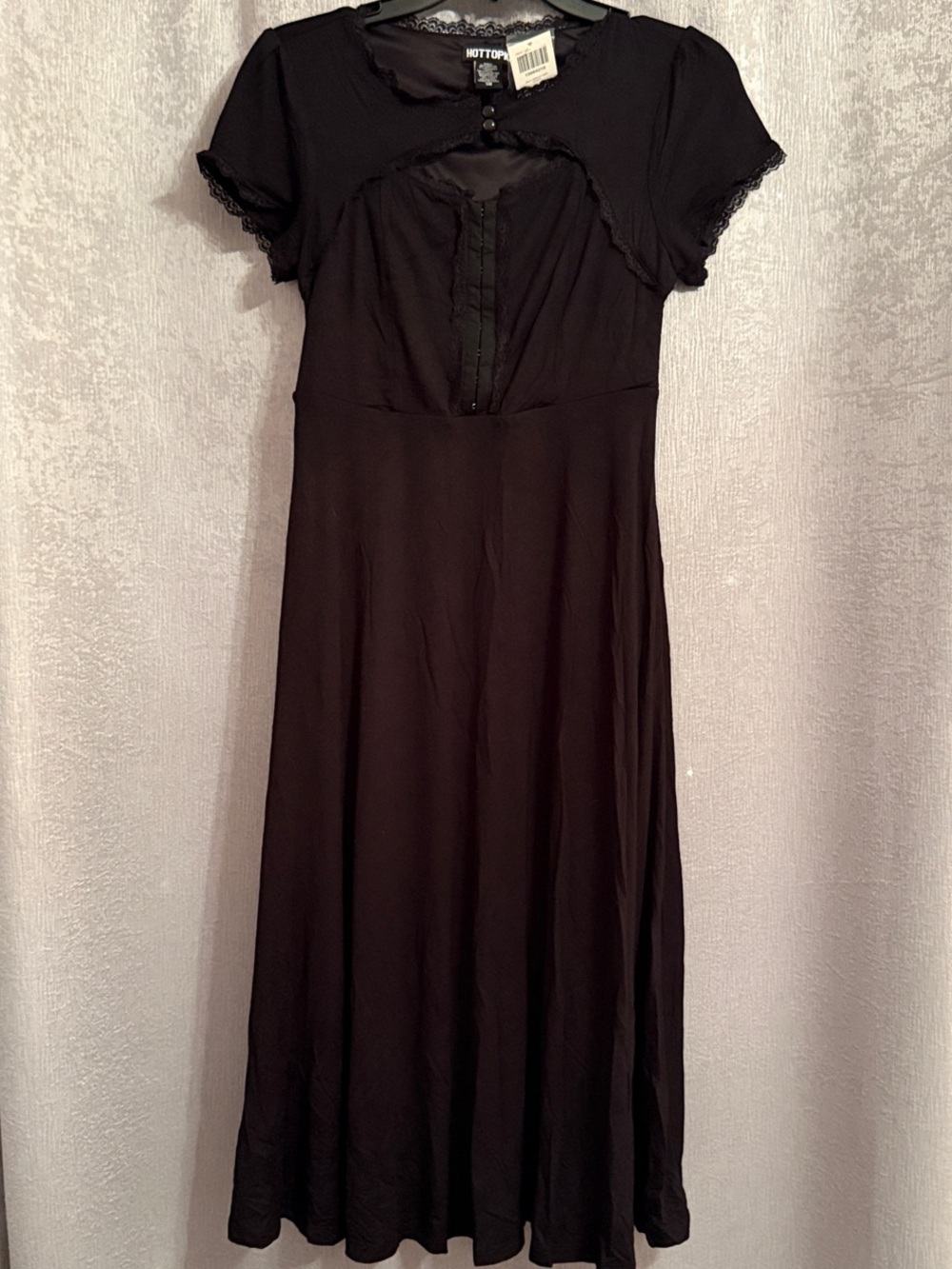Hot Topic Black Short-Sleeve Maxi Dress with Button Front